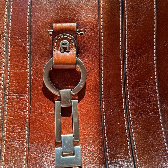 Etienne Aigner leather bag - Picture 2 of 5